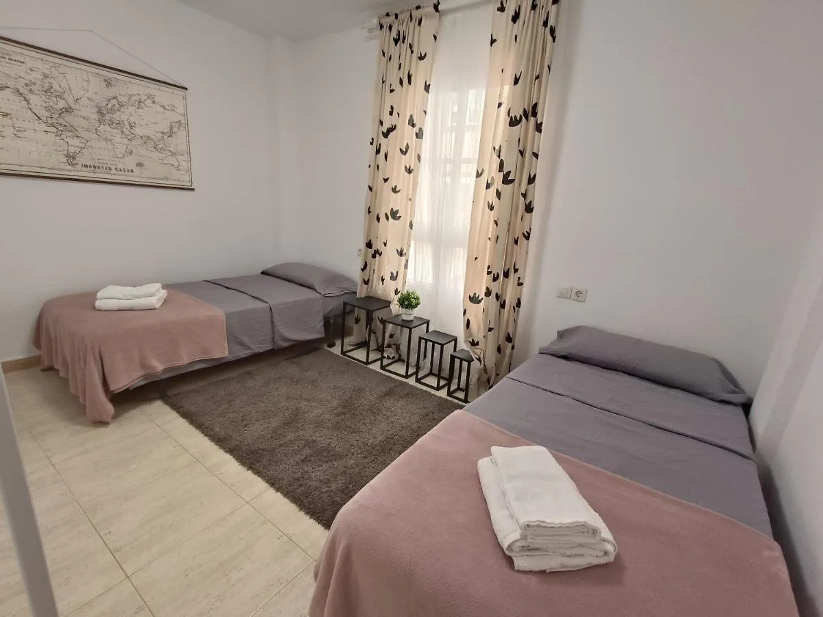 Apartamento Familiar Arcoiris Primera Linea De La Playa 칼라오살바헤