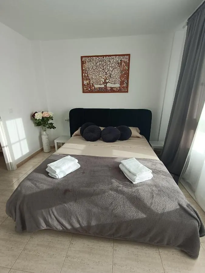 Apartamento Familiar Arcoiris Primera Linea De La Playa 칼라오살바헤